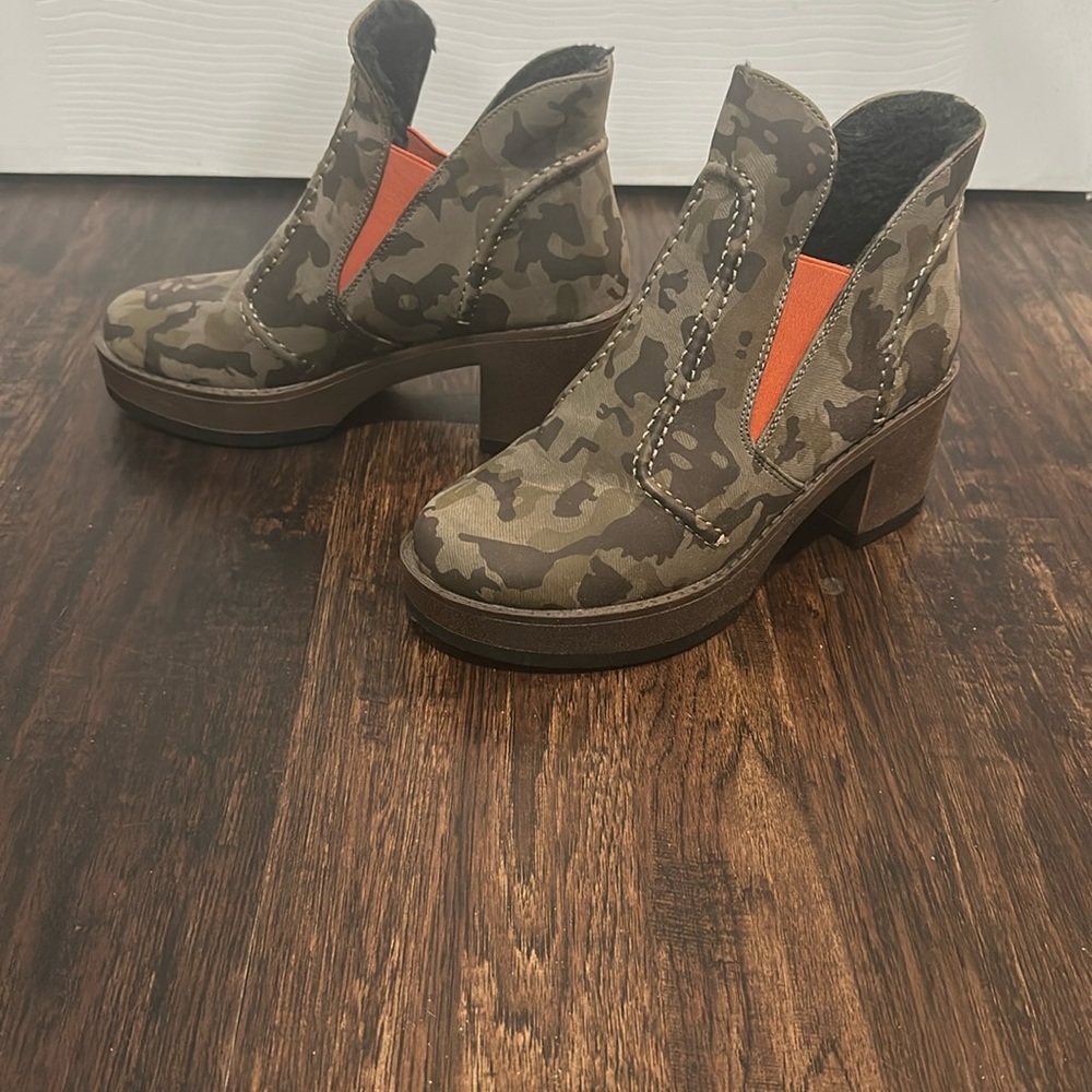 Camouflage Ankle Boots with Orange Accent